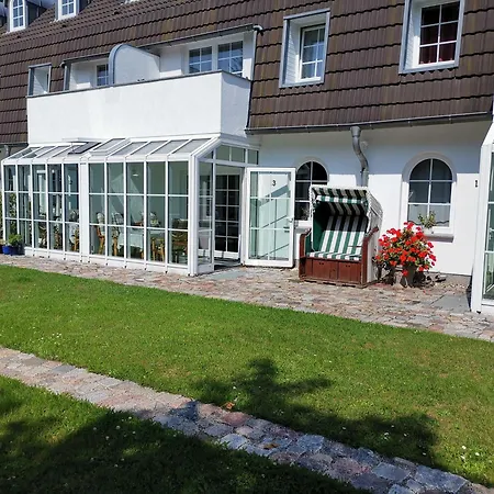 Freya In Der Ostseeresidenz Gendarm * Wischuer